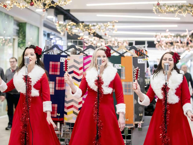 In the penultimate weekend before Christmas, many came along to enjoy what was on offer.