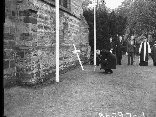 Northampton Mayor at Remembrance service 1958 at Abington Church