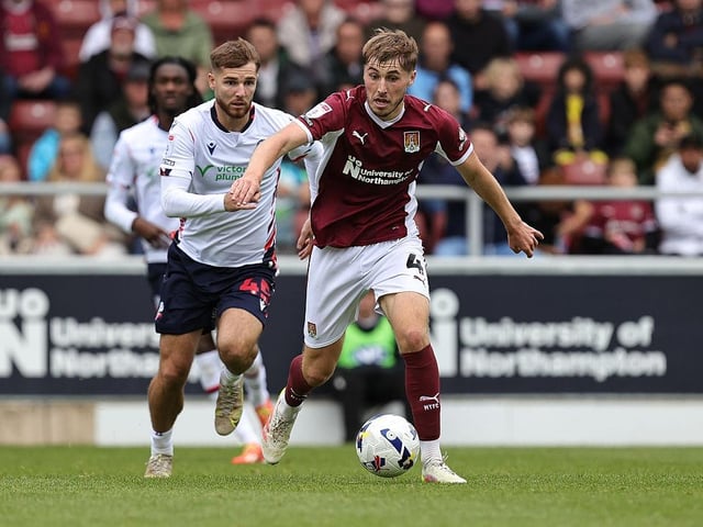 He rarely drops below a 7/10 but this was one of his best performances of the season to date. Another one whose energy levels are off the charts. Constantly hunting the ball and doesn't give it away too often. Curled narrowly wide in the first half and then delivered a fabulous first-time cross to create the opener... 8