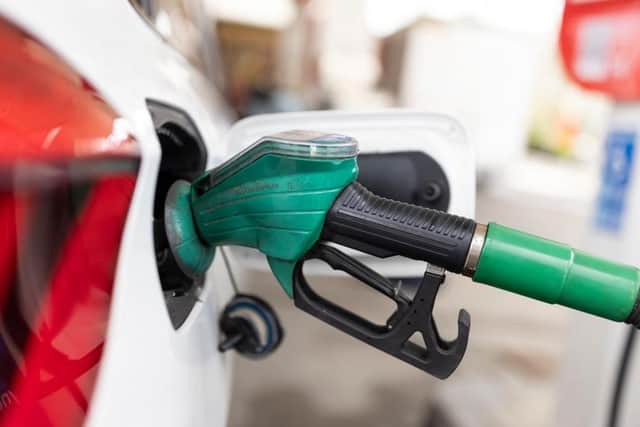 The RAC is telling drivers to shop around as some supermarkets are slow at passing on falls in wholesale fuel costs