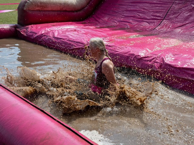 Runners taking part in the Pretty Muddy Race For Life at Abington Park in Northampton on Saturday, July, 11, 20026. Photo by David Jackson.