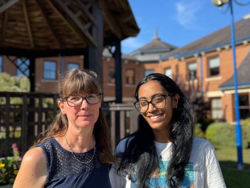 Aspiring medic, Shruthi, beams with pride alongside Dr Lines, Head of Biology, as she secures her first choice place to study Medicine at the University of Leicester.
