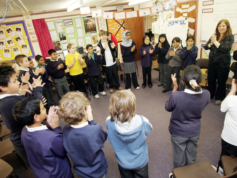2006 - Vicky Leith holding a 'tribal groove' workshop at Castle Primary School.