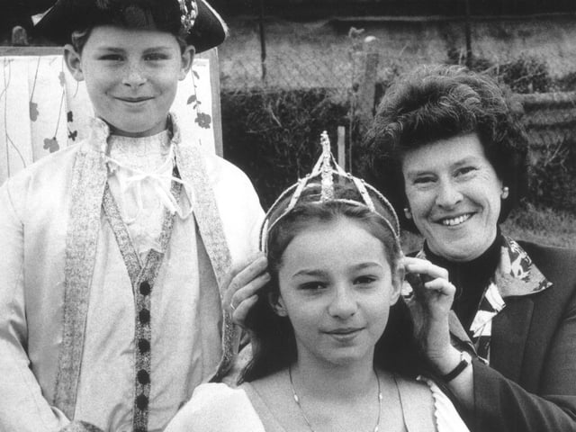 Earls Barton May queen Lisa Isaac, headmistress Marie Allen, May King Ben Gilmour 1991