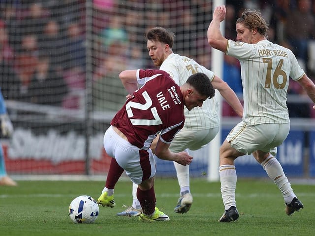 Did some very good approach work. His pressing and driving runs led to Town's better moments. But he was indecisive in the box and lacked a killer instinct when it mattered most... 5.5