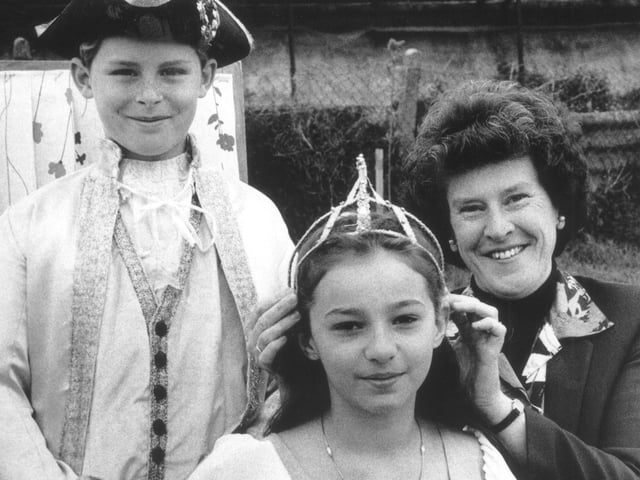 Earls Barton May queen Lisa Isaac, headmistress Marie Allen, May King Ben Gilmour 1991