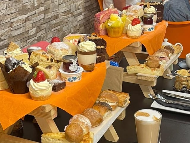 Mrs B’s Coffee Shop is located inside the A&N Fireplace Showroom in Badby Lane, Staverton – just two miles from Daventry. You only have to look at the venue’s Facebook page to see their delicious food offering, particularly their chocolatey sweet treats in the glass counter. Be sure to stop by if you are looking to have a hearty cafe lunch.
