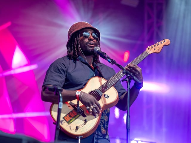 Hak Baker on stage at the Shambala Festival on Friday, August 22, 2025. Photo by David Jackson.