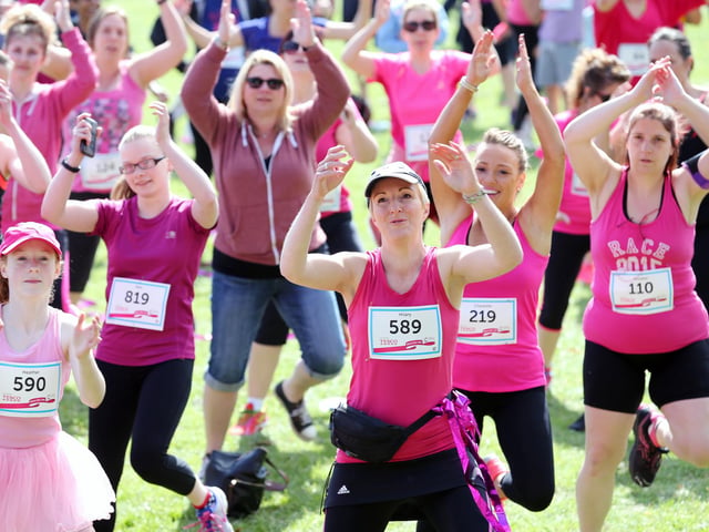 2015 - Start of the 10k Race for Life at Abington Park, Northampton.