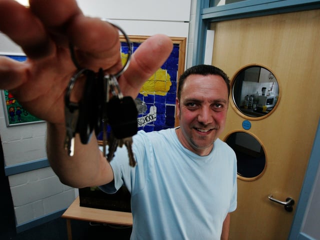 2009: St James C of E Primary School - Caretaker Barry Saxton was nominated for an award with term Time's unsung heroes.