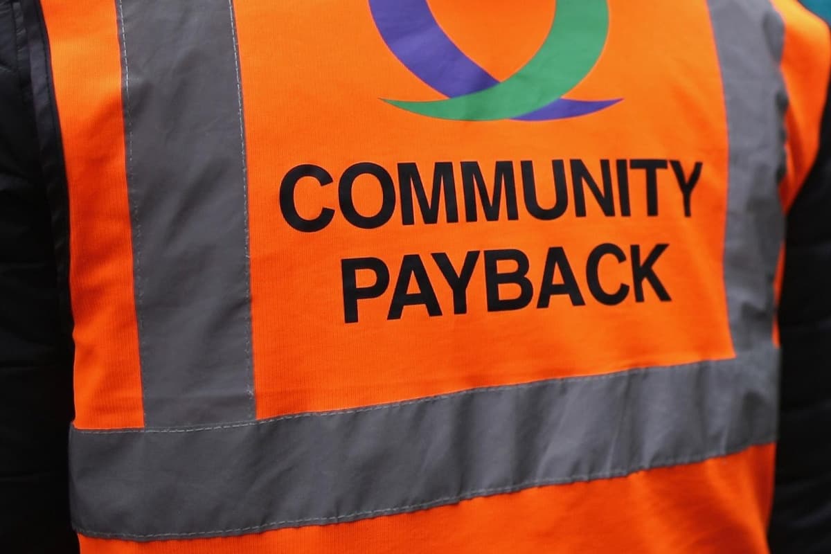 Overgrown Northampton path cleared by Community Payback teams after ...