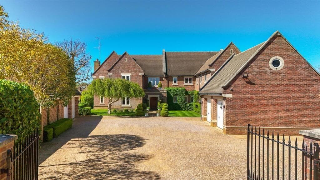 Look inside Northamptonshire village dream home complete with indoor ...
