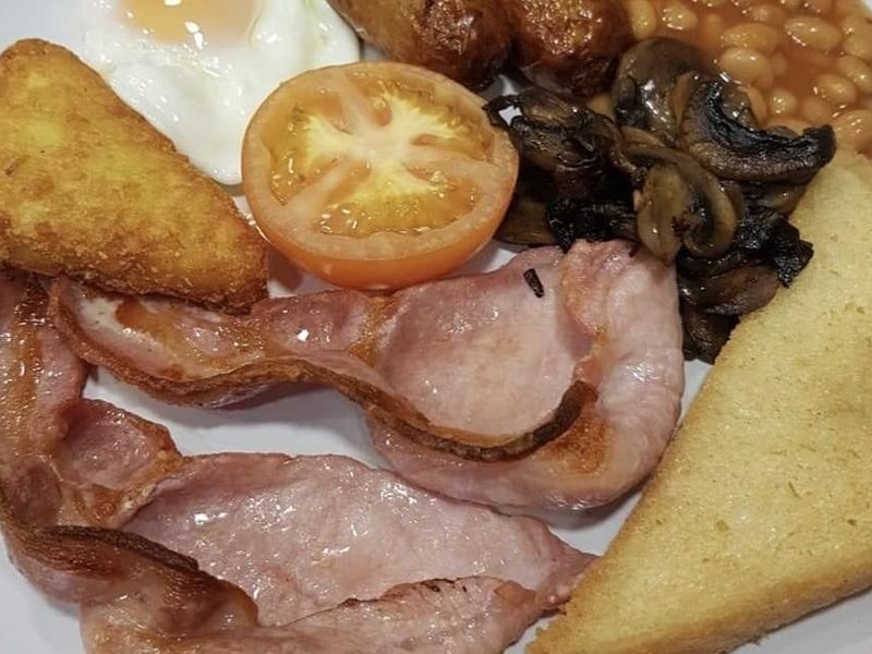 Drinks Breakfast and Burgers cooked fresh. Rated: 4.7 (91 reviews)