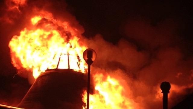 Fire at Red Hot World Buffet in Northampton. 18.12.13 Picture: Bether Hannelly