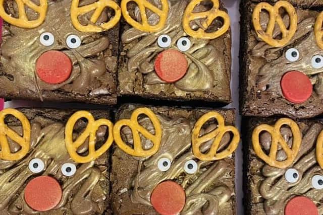 Where they began by just offering treat boxes which were delivered to people’s homes during the pandemic, the pair now attend markets, fairs, and create made-to-order celebration cakes for special occasions.