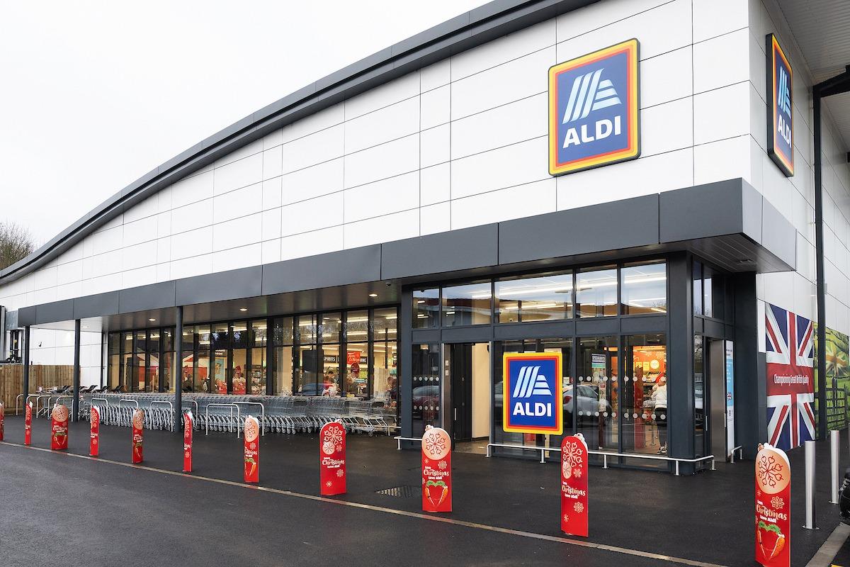 In pictures: New Aldi opens on retail park in Northamptonshire town