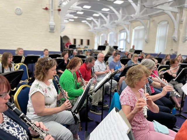 More clarinets and some flutes