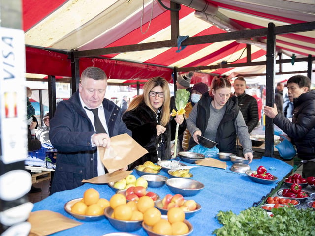 Hundreds gathered in the Market Square on Wednesday morning (December 7) to pay their respects to town legend Eamonn 'Fitzy' Fitzpatrick