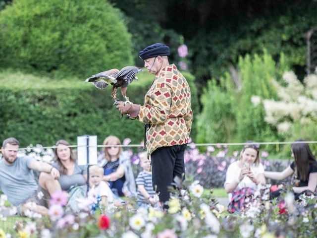 Delapre Abbey hosted a re-enactment event on Sunday July 14, 2024, including a medieval hawking show, re-enactors and a guided tour of the registered battlefield.