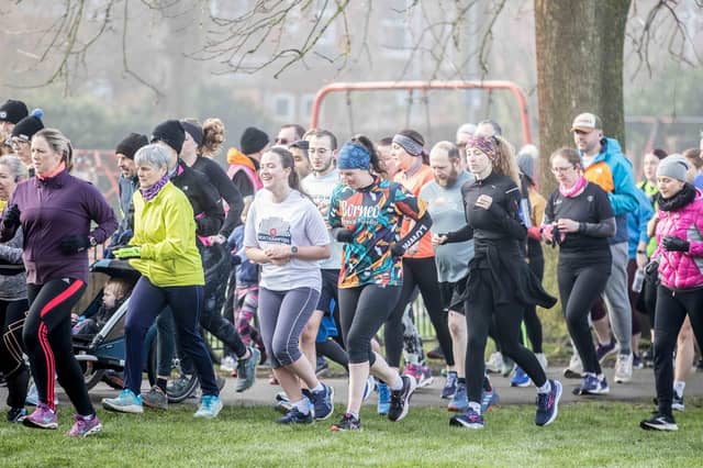 More than 400 runners took to The Racecourse on Saturday (February 24) in memory of mother-of-five Lyndsey Kirchin
