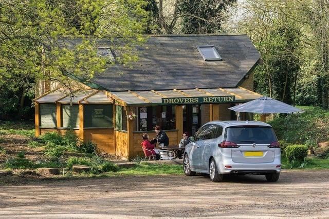 Country parks are known to be an ideal place to take a picnic and enjoy being outdoors – so let’s hope the weather holds out this bank holiday weekend! Hunsbury Hill is a popular choice and has the perk of free car parking facilities.