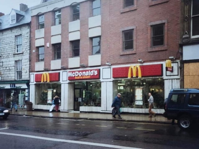 Nostalgic photos of the town centre from 30 years ago