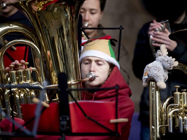 In the penultimate weekend before Christmas, many came along to enjoy what was on offer.