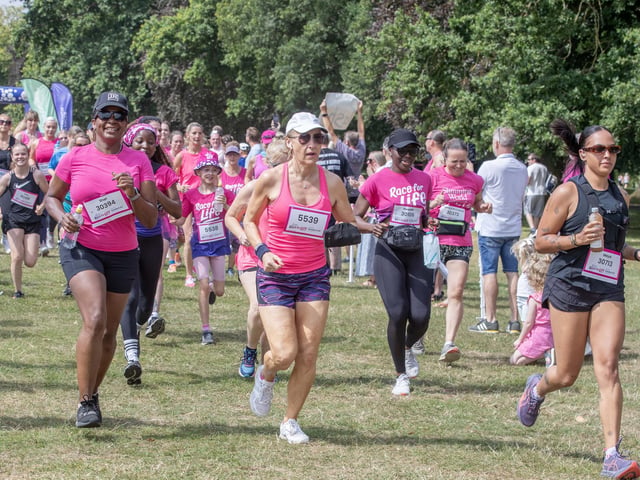 Hundreds of participants ran, jogged and walked around Abington Park on Sunday to raise money for Cancer Research UK.
