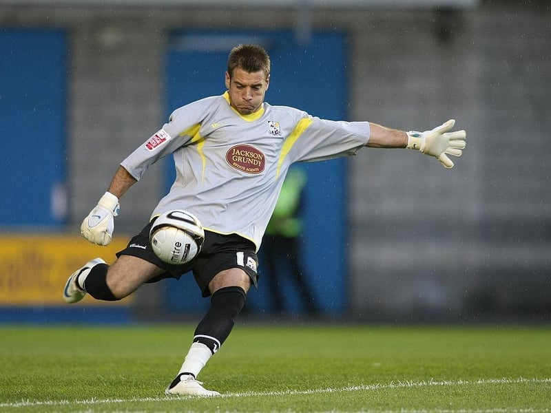 Mark Bunn made 90 Northampton Town starts between 2001-08. On 29 August 2012, Bunn joined Premier League side Norwich City and made his first Premier League appearance replacing first choice goalkeeper John Ruddy due to injury in the 82nd minute in a 1–1 draw away to Everton.