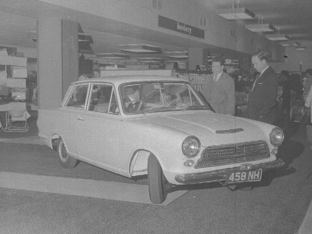 Ford Cortina at Adnitts, The Drapery, Northampton,  September 21, 1962