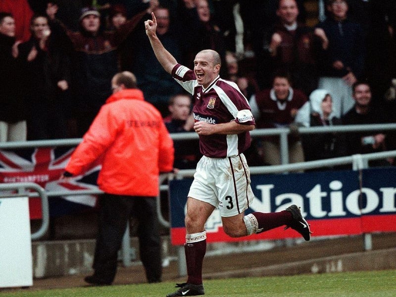 In July 2003 Frain was appointed player/assistant manager of Solihull Moors. In his first season, he helped the club reach the final of the Southern League Cup and win the Birmingham Senior Cup. Frain combined his football duties with working as a mortgage underwriter.