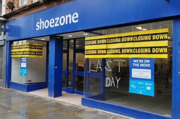 Shoezone vacated its long-standing unit in the Drapery and moved into the Grosvenor Centre. The Drapery site is currently vacant and now on the rental market for £3,958 per month.