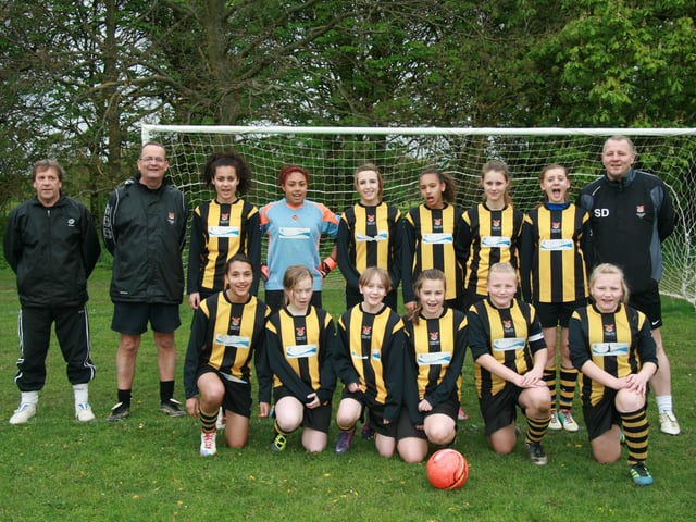 Parklands Tigers Girls U14's ahead of a game in May 2012.