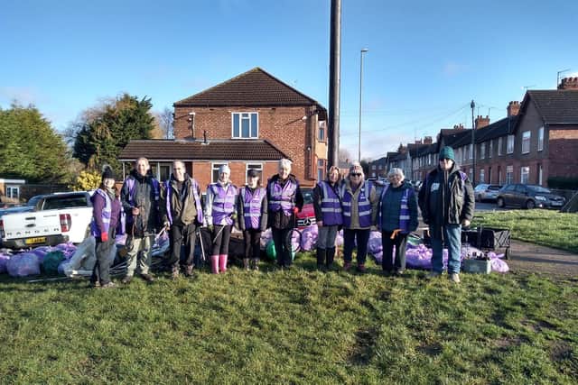 10 admirable volunteers rallied together.
