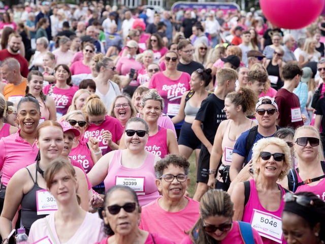 Hundreds of participants ran, jogged and walked around Abington Park on Sunday to raise money for Cancer Research UK.