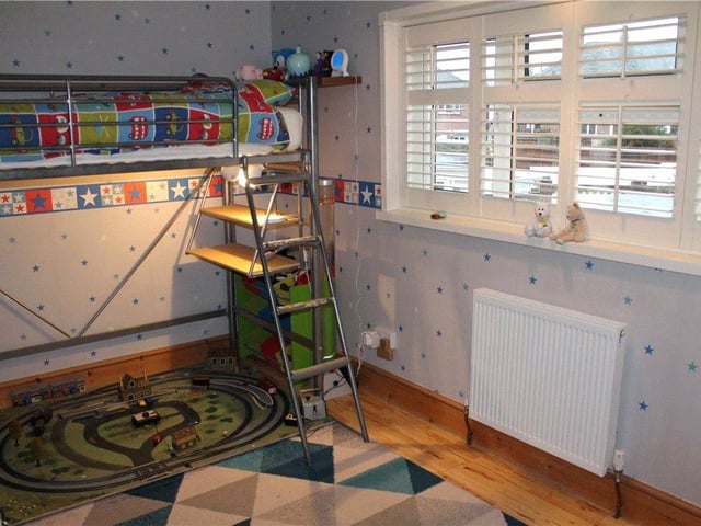This house in Fairfield Square, Cosham is up for sale.