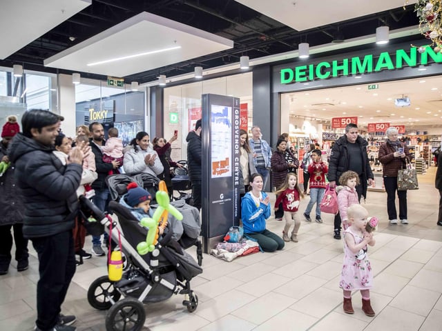 In the penultimate weekend before Christmas, many came along to enjoy what was on offer.