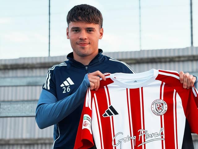 Byron Pendleton has returned to Brackley Town on a loan deal until the start of January.
