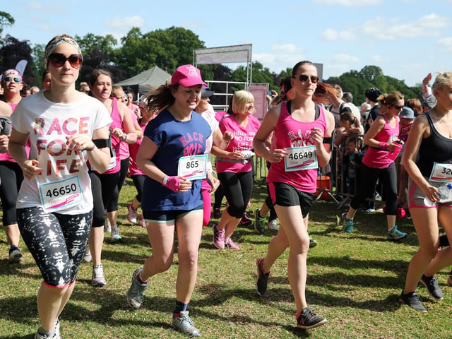 2015 - Start of the 10k Race for Life at Abington Park, Northampton.