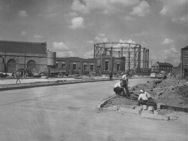 Constructing St Peter's Way dual carriageway, Northampton, August 1959