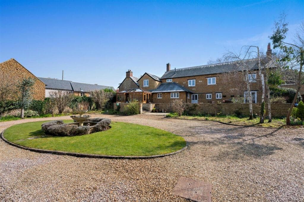Look inside one of the most expensive homes on the market right now in Northamptonshire 