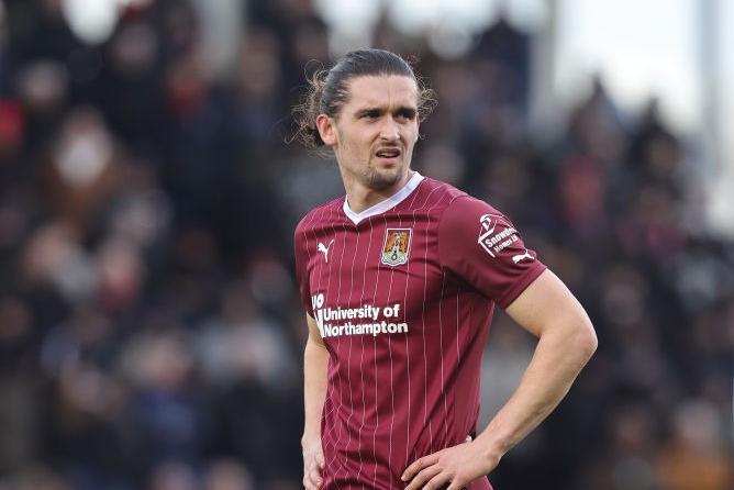 Introduced at the break but struggled to turn the tide as Charlton remained in control... 6