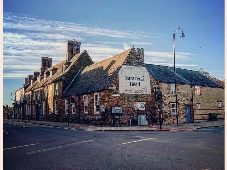 “The food is amazing, the staff are lovely always chatty, the food is fast always warm and good range of food and drink! The decor is very beautiful, they always have space for customers that haven’t booked!” - Rated 4.4 (1,500 reviews).