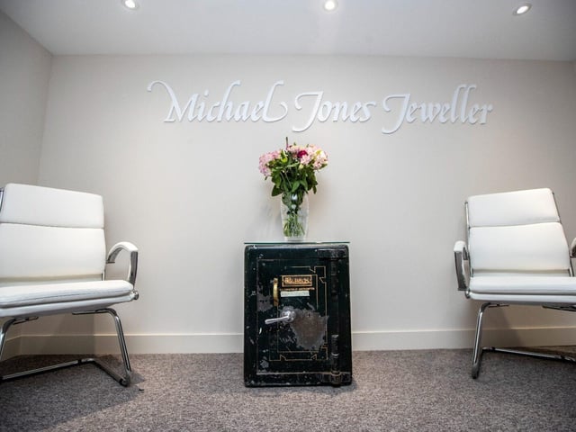 The stunning ice sculpture at Michael Jones Jeweller