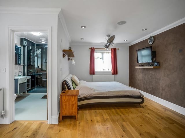 Chelton Brown / Rightmove