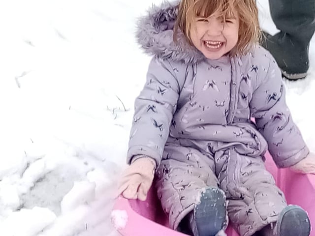 Chloe playing in Abington Park.