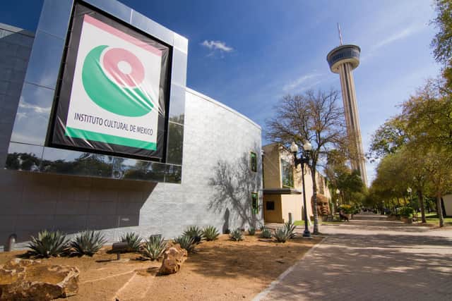 Towwer of the Americas overshadows Instituto Cultural de Mexico (Photo visitsanantonio.com)