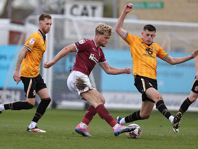 Involved in some good moments as Town dominated before the break. Excellent breakaway and pass teed up a decent opening for Roberts. Led the line valiantly in the second half despite little support and battling against the conditions... 7