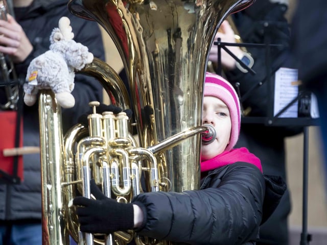 In the penultimate weekend before Christmas, many came along to enjoy what was on offer.