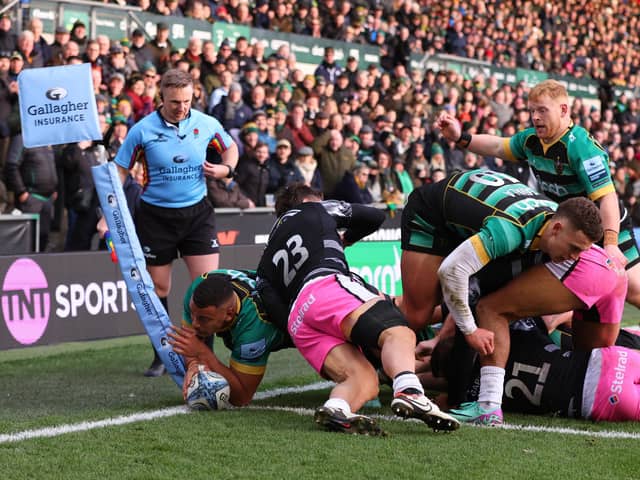 Juarno Augustus dived over for a try for Saints (photo by Marc Atkins/Getty Images)